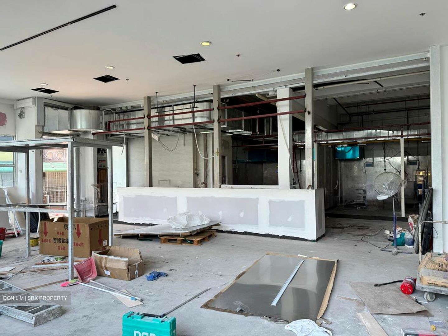 Hola Centre (D14), Retail #569183371